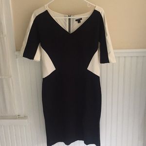 uber chic like-new Ann Taylor dress
